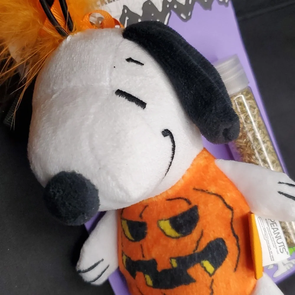 Cat Toys‎